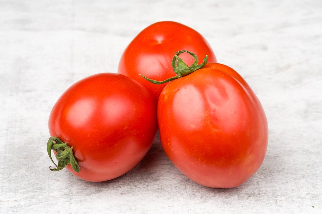 Tomate Roma Per lb./Roma Tomato Per lb.
